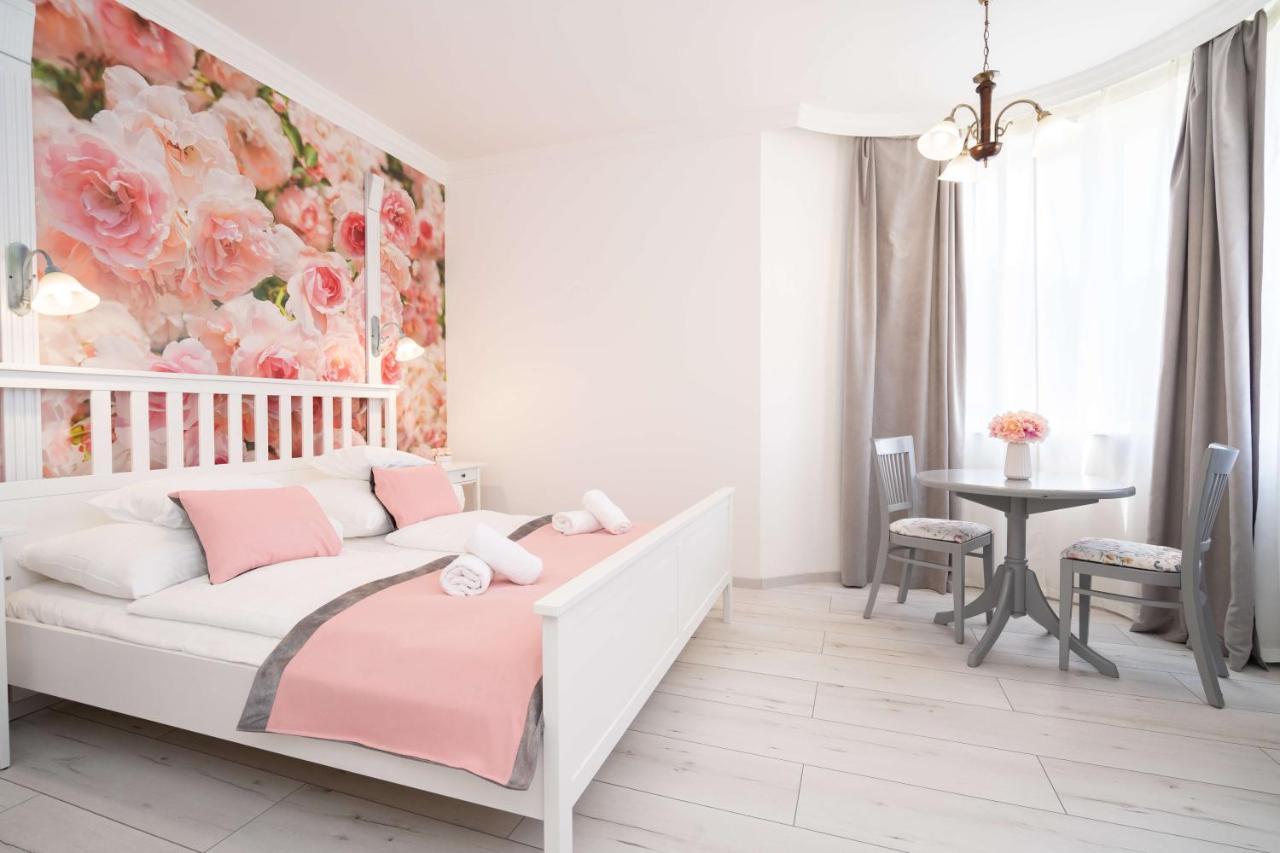 Villa Rose Garden Nyíregyháza Εξωτερικό φωτογραφία