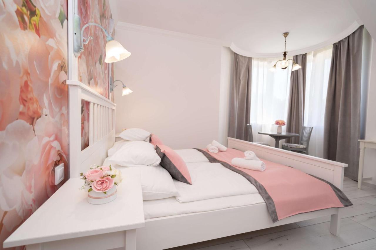 Villa Rose Garden Nyíregyháza Εξωτερικό φωτογραφία