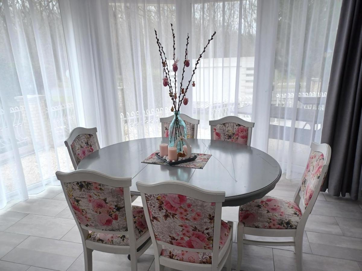 Villa Rose Garden Nyíregyháza Εξωτερικό φωτογραφία