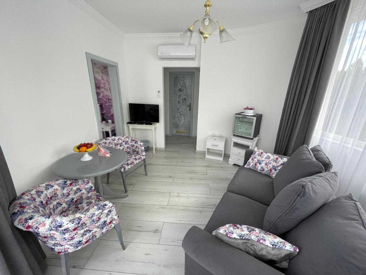 Villa Rose Garden Nyíregyháza Εξωτερικό φωτογραφία