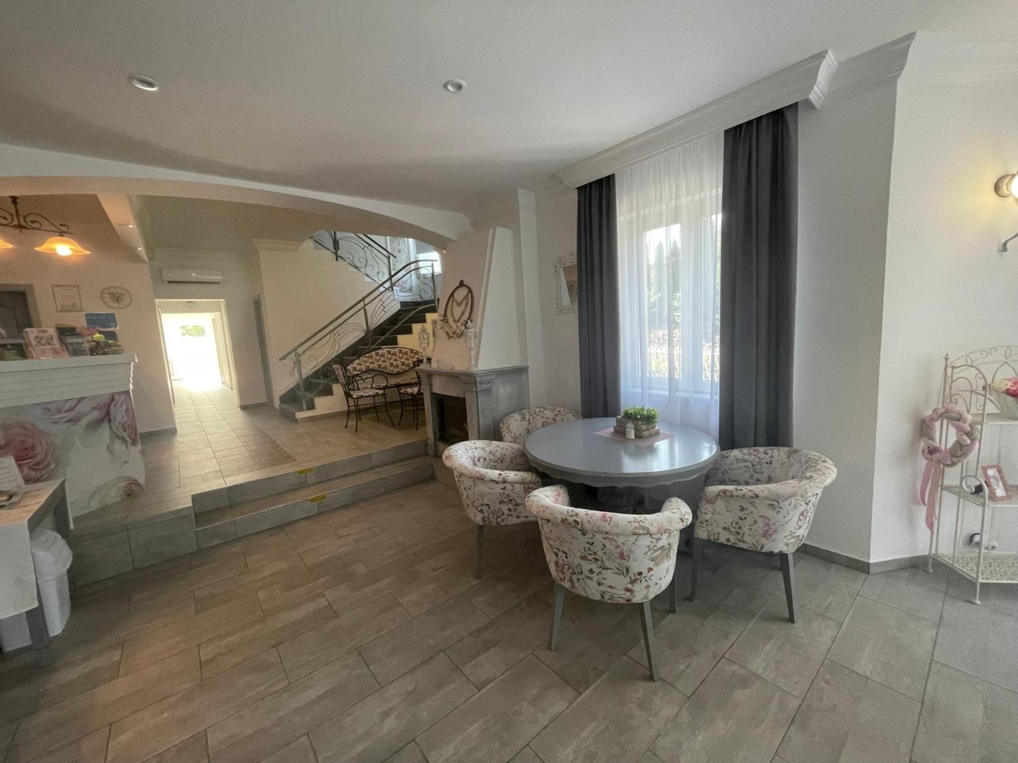 Villa Rose Garden Nyíregyháza Εξωτερικό φωτογραφία