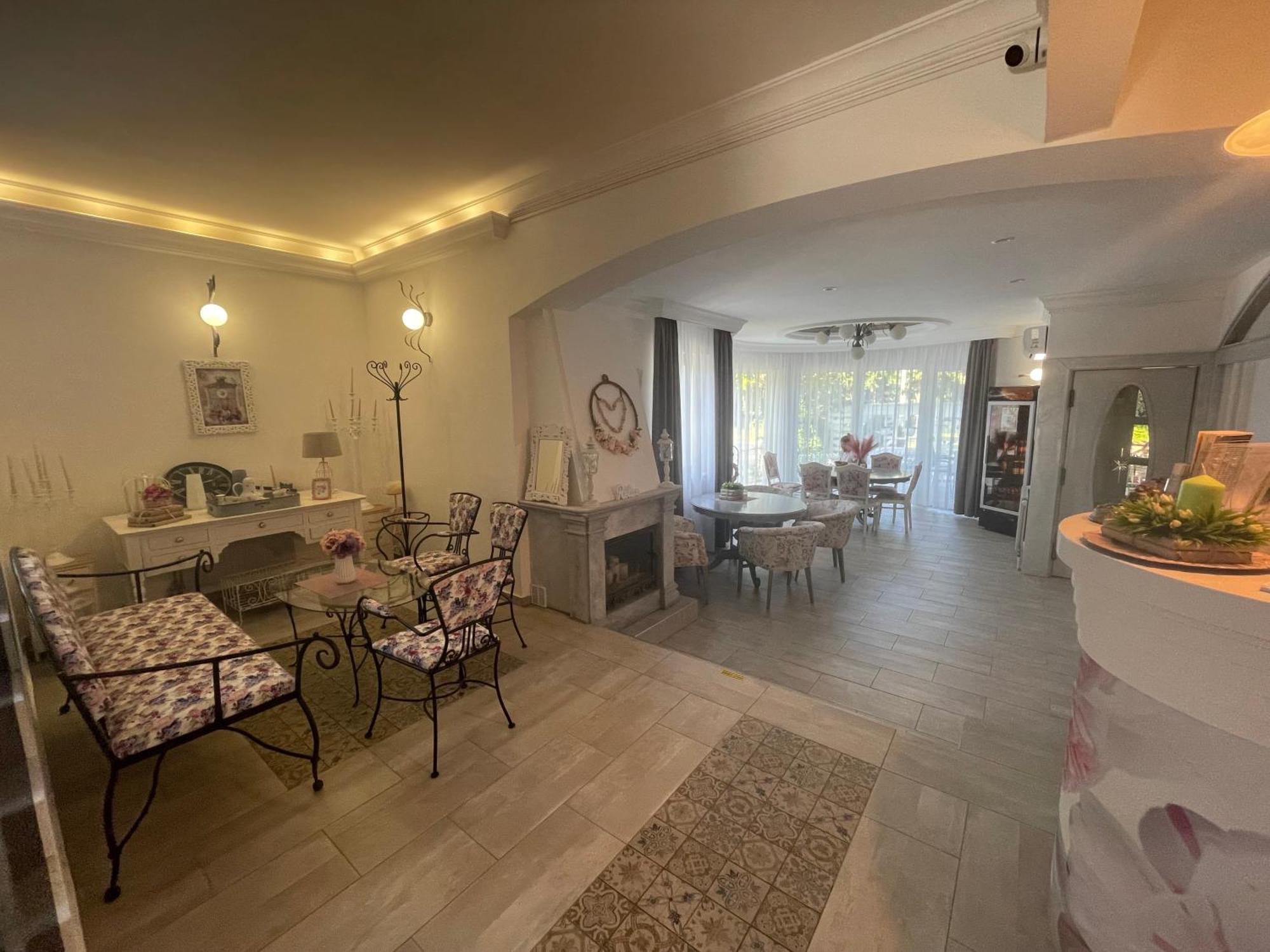 Villa Rose Garden Nyíregyháza Εξωτερικό φωτογραφία